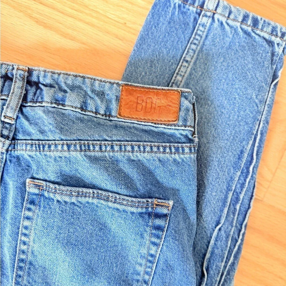 BDG Urban Outfitters Mom Jeans W28 High Rise Straight Leg